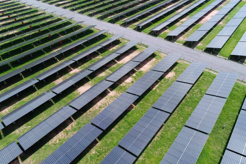 vergunning zonnepanelen grond