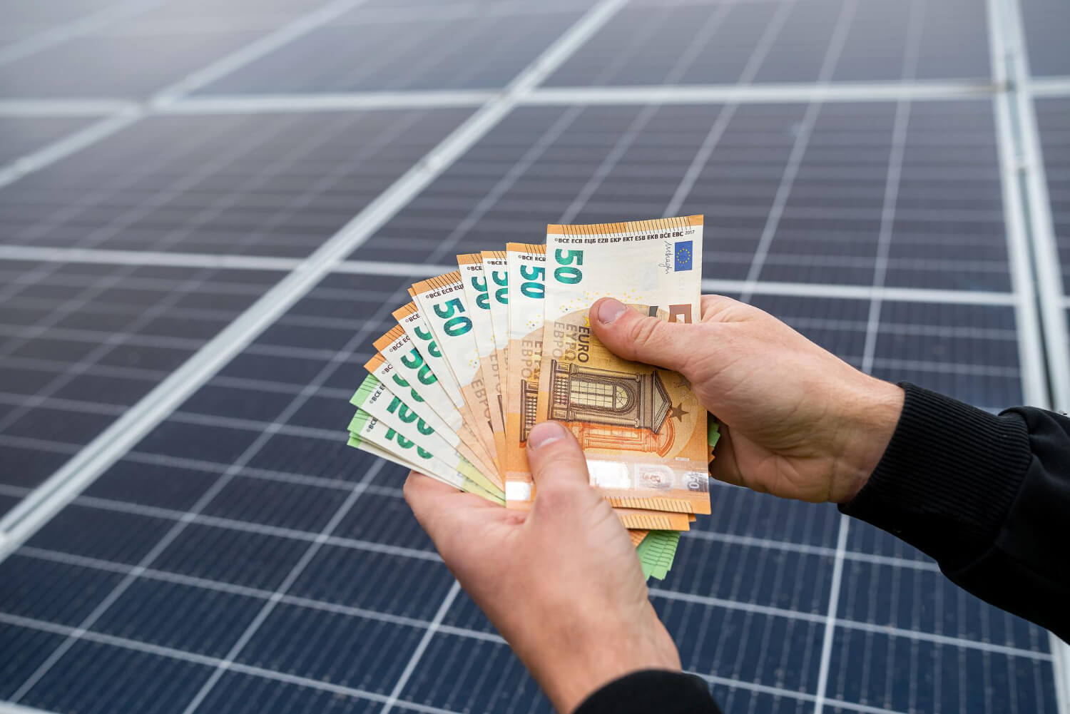 Zo verzeker je zakelijke zonnepanelen